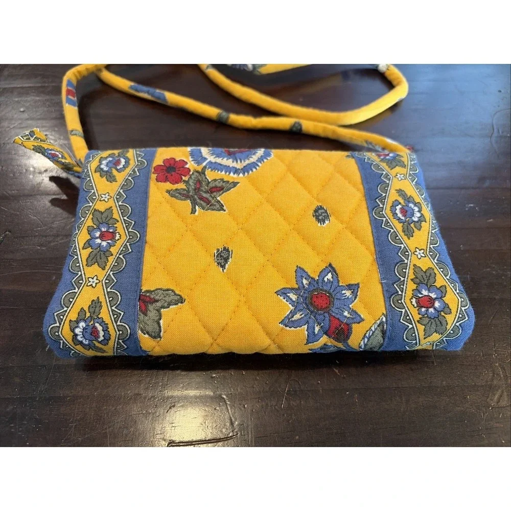 Vera Bradley French Yellow Trifold Crossbody Wallet EUC Retired Vintage (e6) - Picture 3 of 10